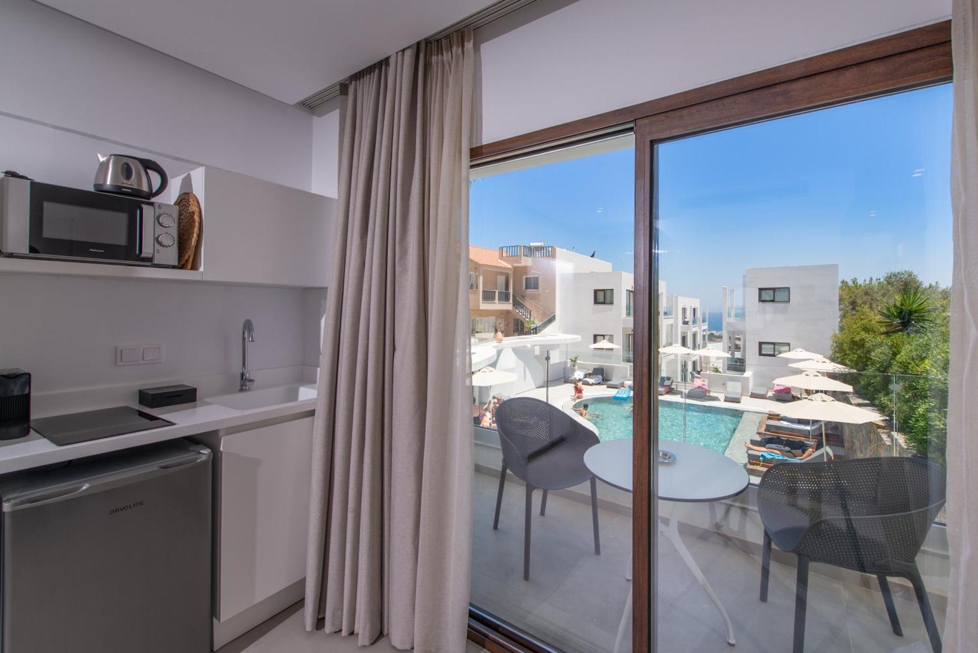 Mika Villas & Suites 헐소니소스 객실 사진